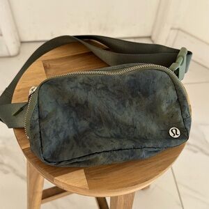 🍋 Lululemon Pouch Fanny Pack